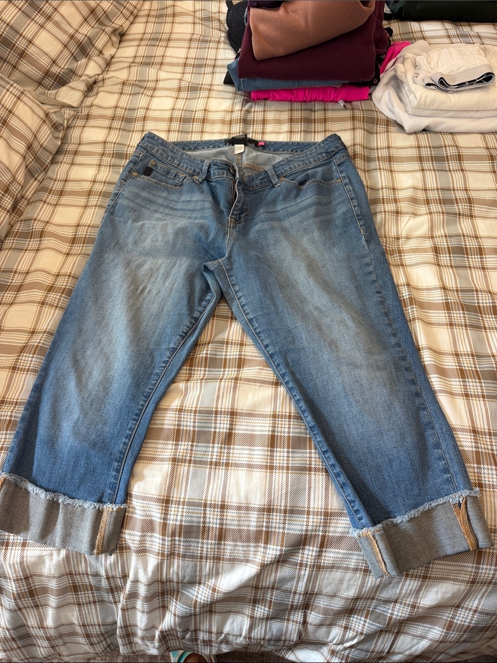 torrid Light Blue Boyfriend Capri Jeans